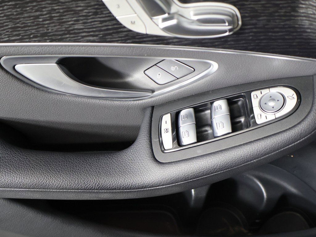 Used 2021 Mercedes-Benz GLC 300 4MATIC w/ Multimedia Package image 36