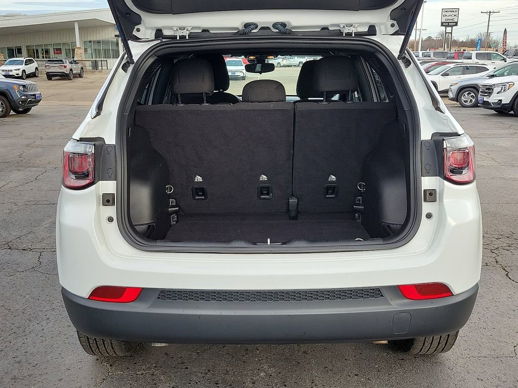 Used 2023 Jeep Compass Sport image 8