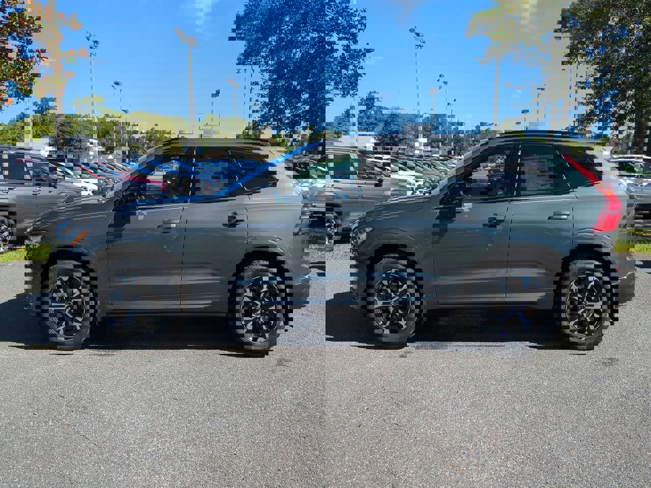 New 2026 Volvo XC60 B5 Core w/ Climate Package image 7