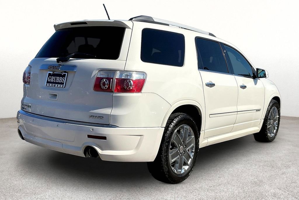 Used 2011 GMC Acadia Denali image 2