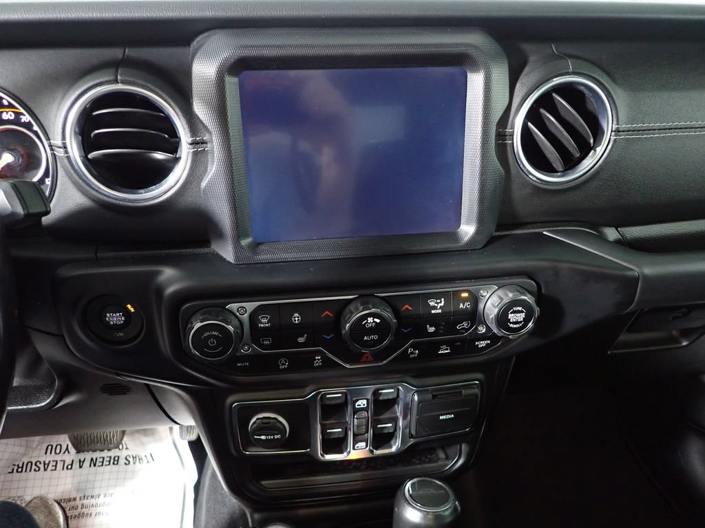 Used 2020 Jeep Gladiator Overland w/ Dual Top Group AWD/4WD image 28