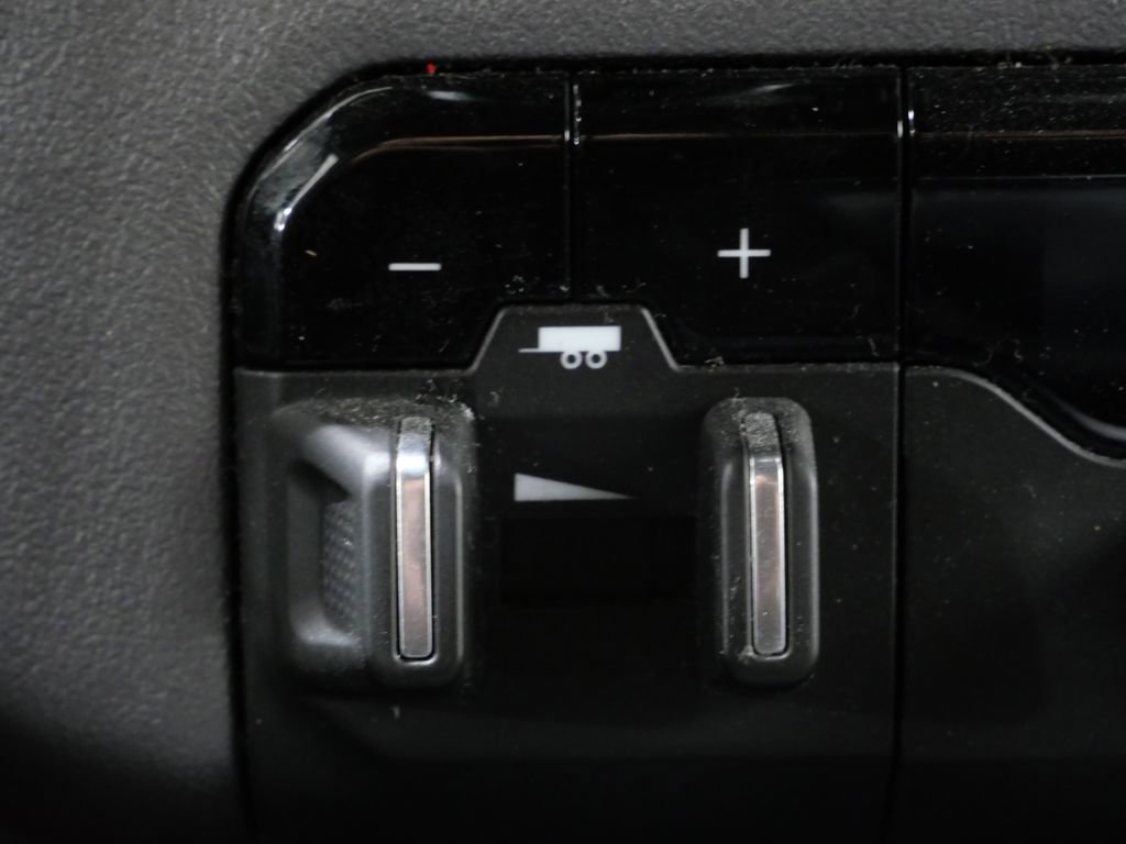 Used 2024 RAM 3500 Big Horn AWD/4WD image 22