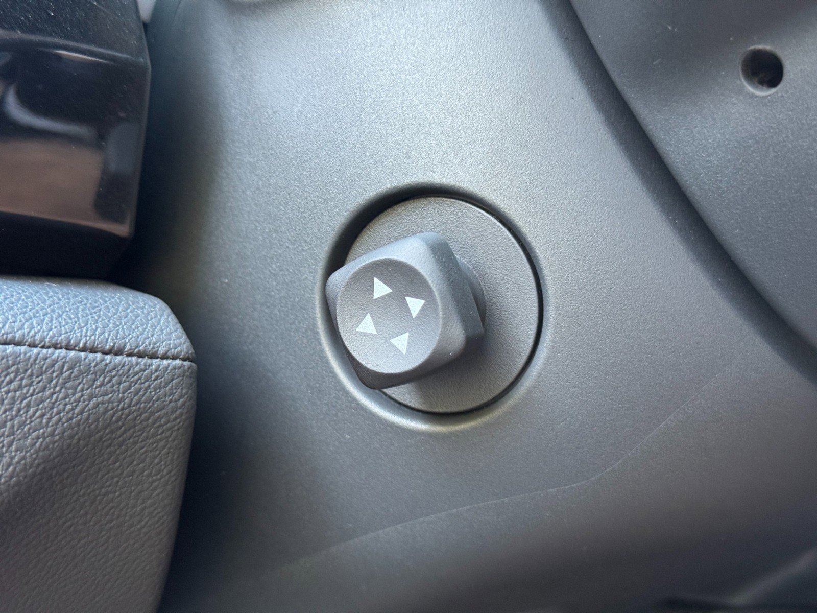 Used 2022 Acura MDX SH-AWD image 19