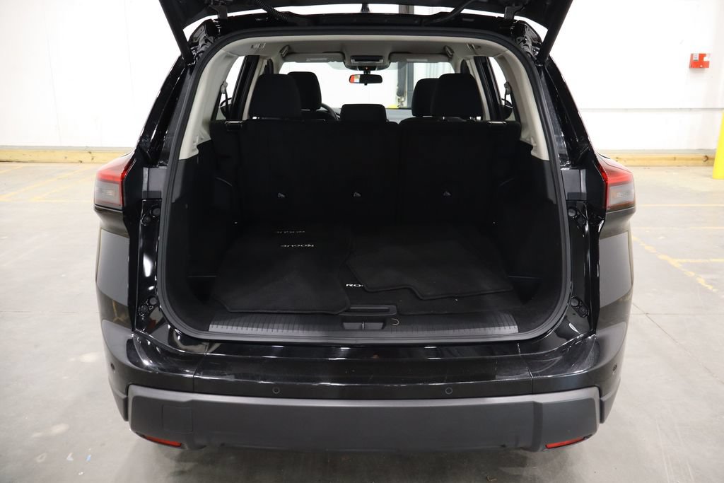 Used 2024 Nissan Rogue SV FWD image 13