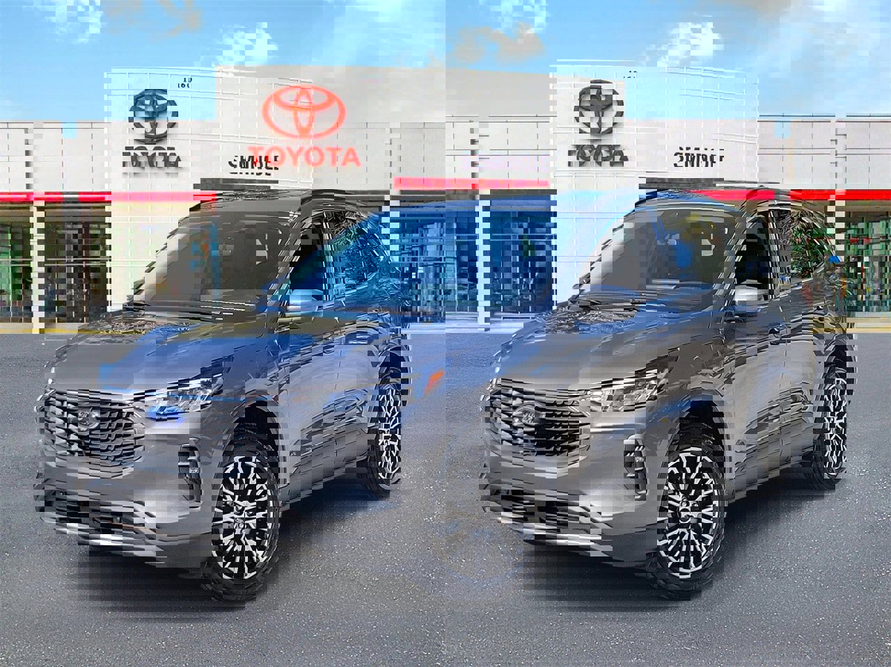 Used 2025 Ford Escape Base w/ Class II Trailer Tow Package 360° Tour