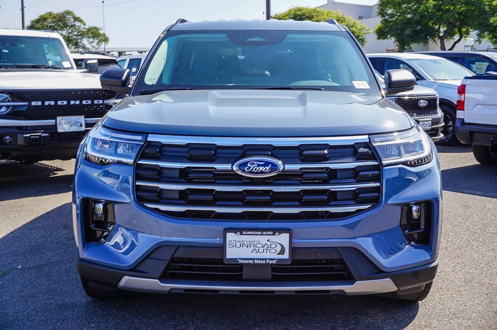 New 2026 Ford Explorer Active w/ Active Comfort Package RWD image 2