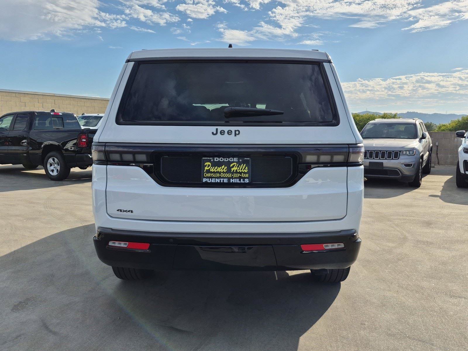 New 2026 Jeep Grand Wagoneer Summit w/ 8-Passenger Seating Package AWD/4WD image 5