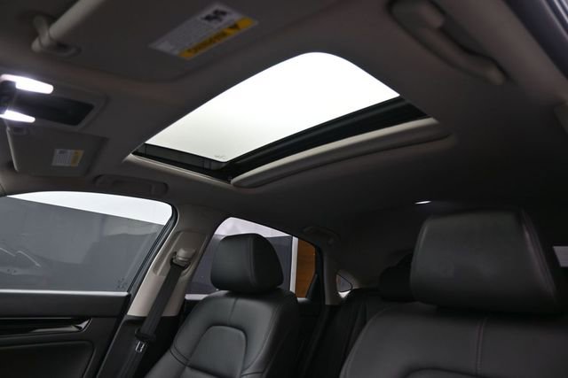 Used 2022 Honda Civic EX-L image 2