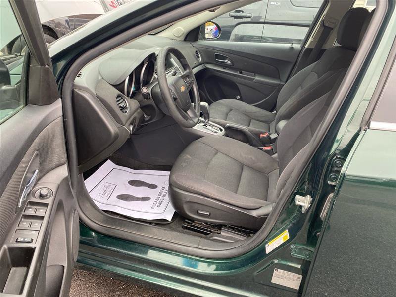 Used 2015 Chevrolet Cruze LT image 9