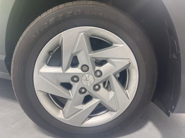 Used 2024 Hyundai Kona SE image 4