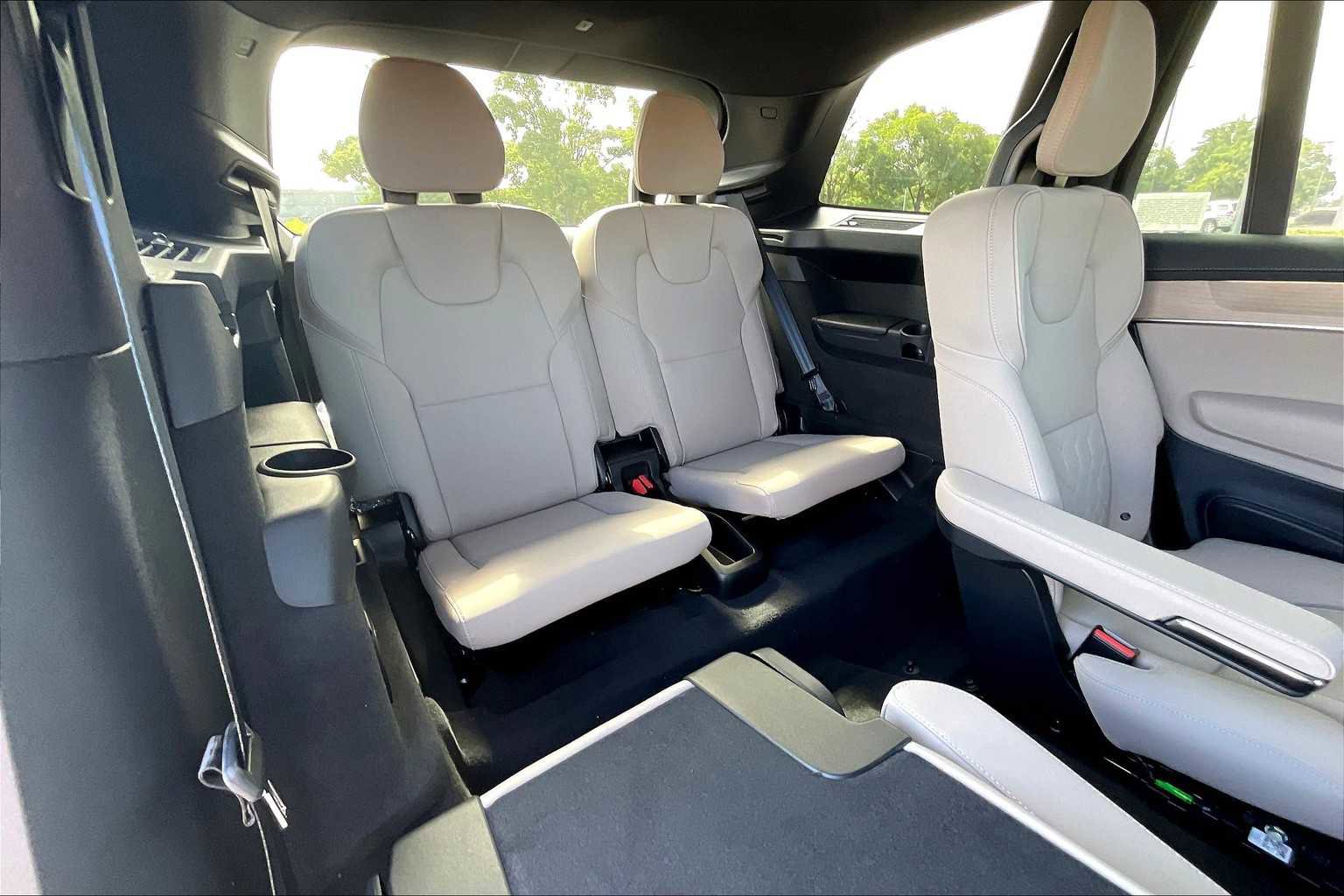 New 2026 Volvo XC90 T8 Plus image 28