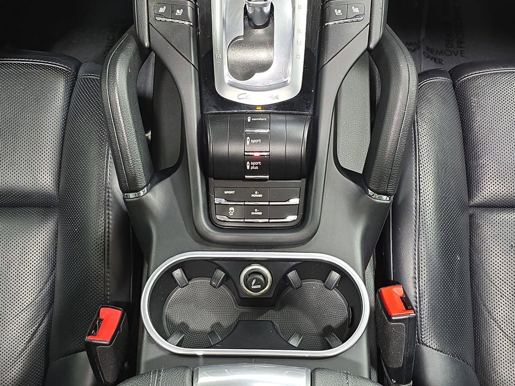 Used 2017 Porsche Cayenne S Platinum AWD/4WD image 20