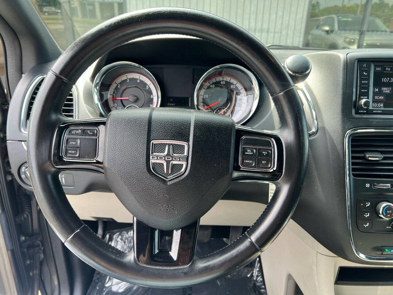 Used 2019 Dodge Grand Caravan SXT image 16