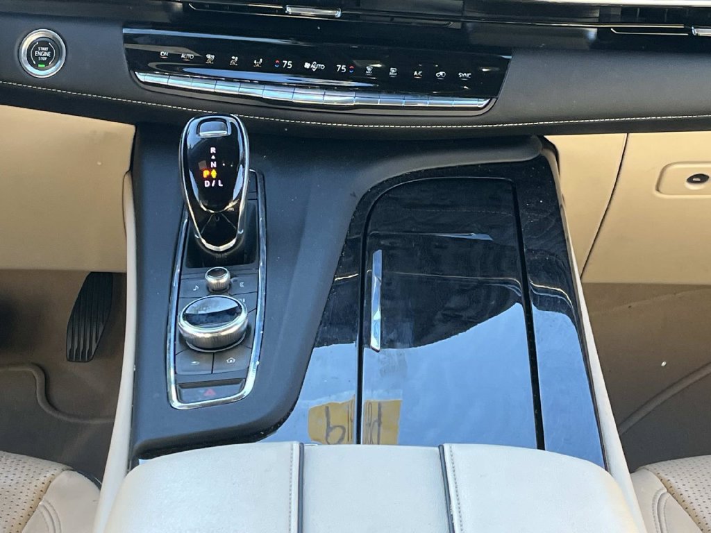Used 2023 Cadillac Escalade Premium Luxury w/ Performance Package AWD/4WD image 17