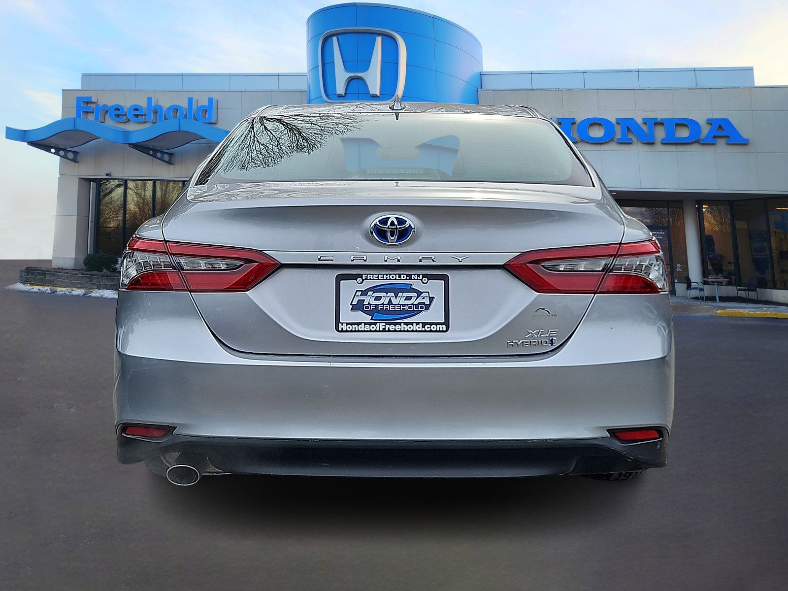 Used 2023 Toyota Camry XLE w/ Cold Weather Package image 6