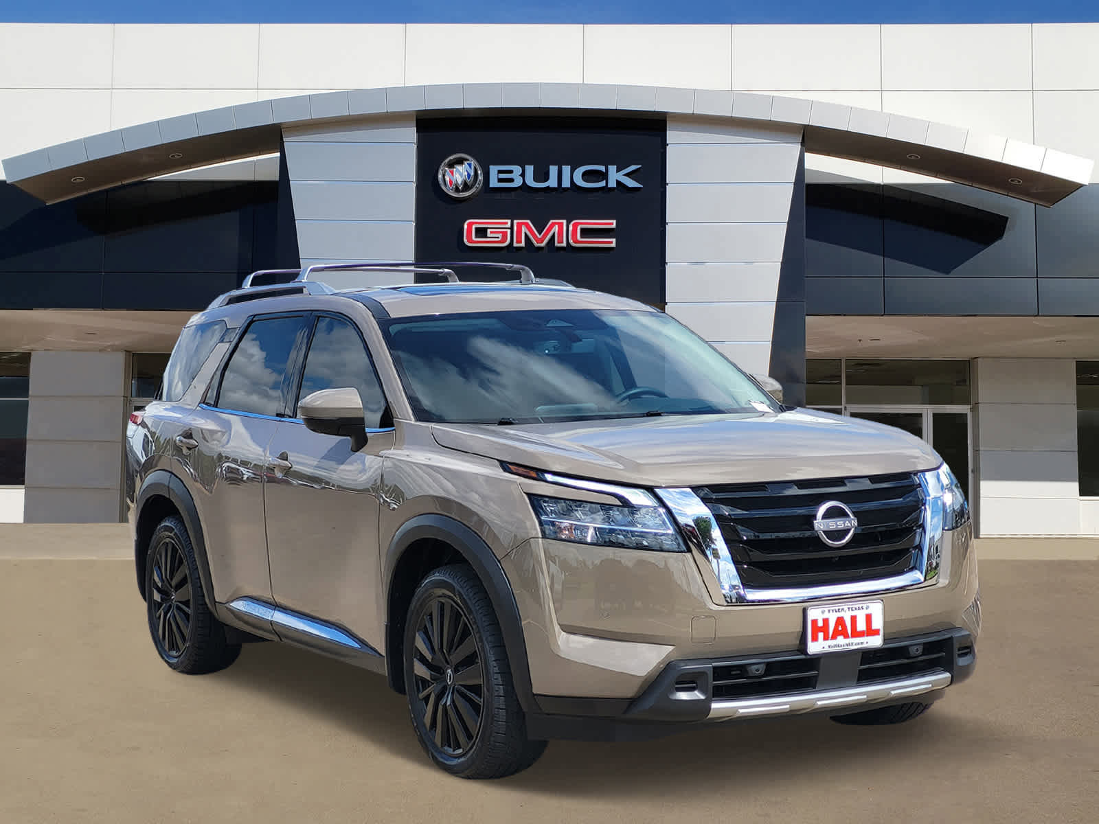 Used 2024 Nissan Pathfinder Platinum