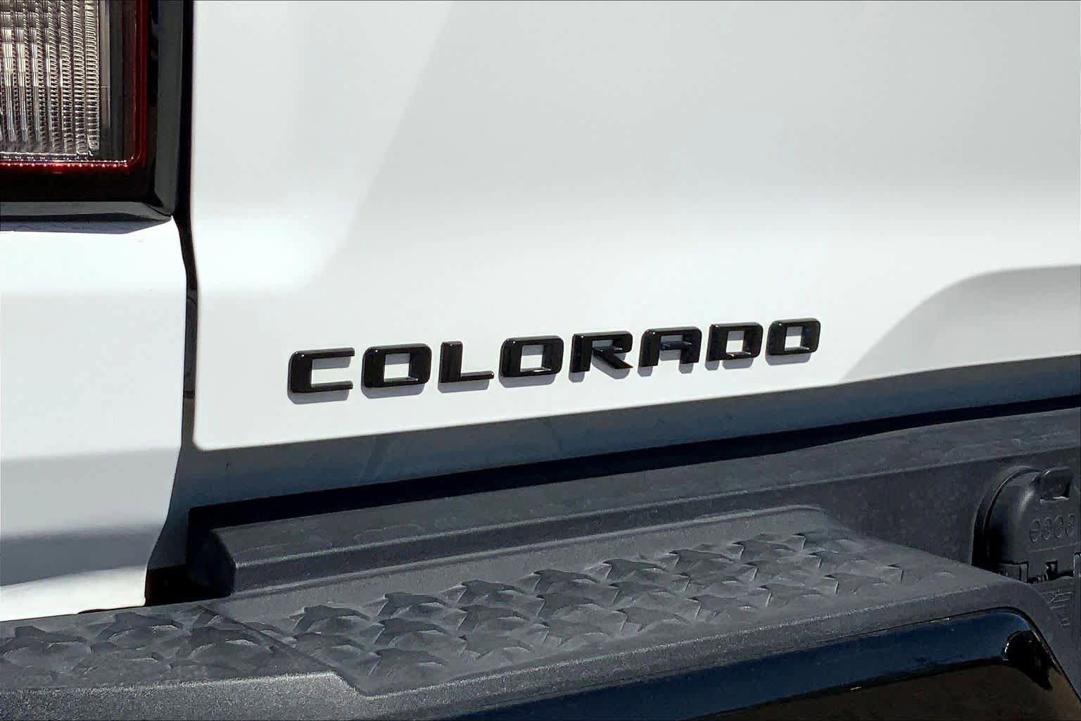 Used 2024 Chevrolet Colorado Trail Boss w/ Technology Package AWD/4WD image 10