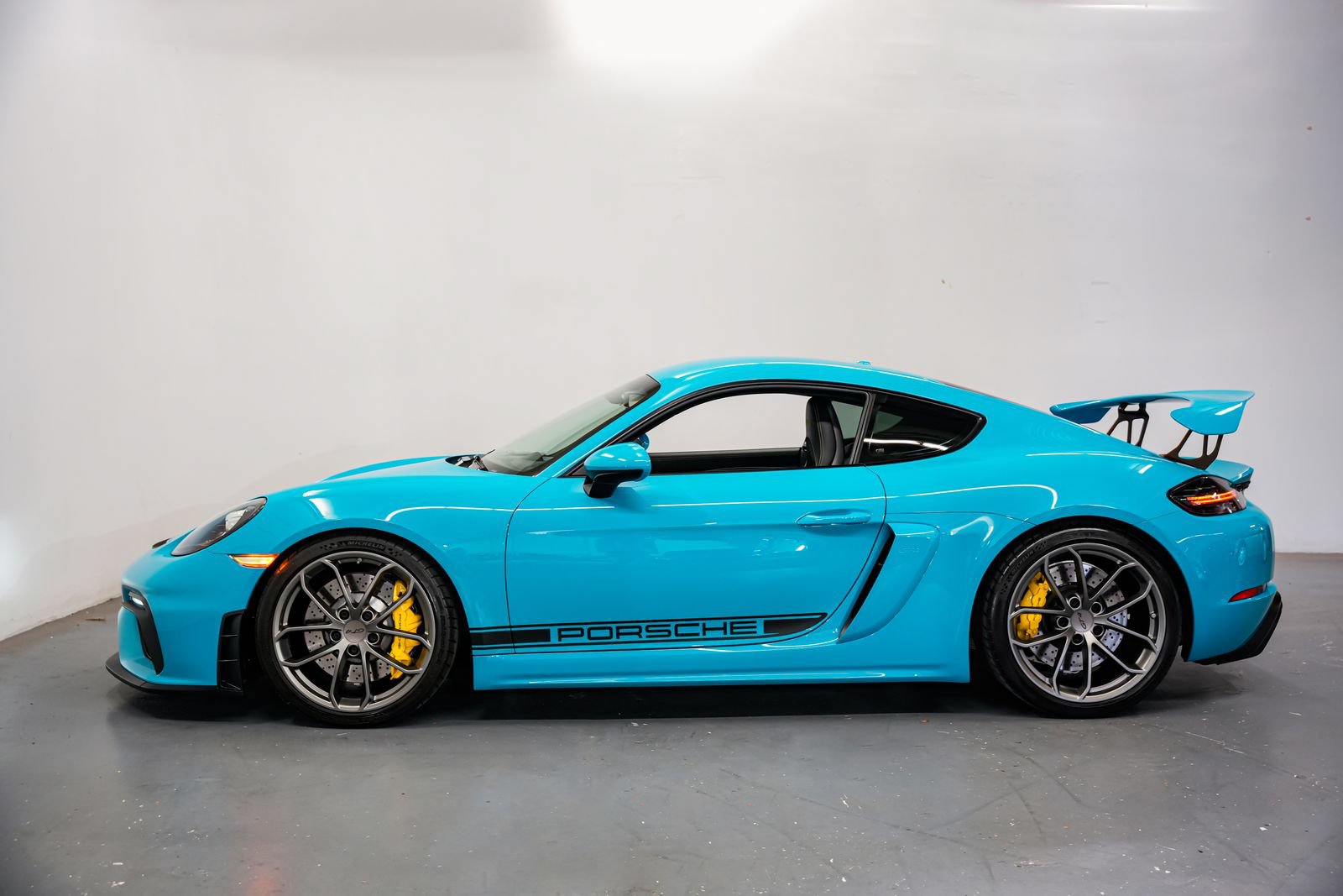 Used 2021 Porsche 718 Cayman GT4 RWD image 6