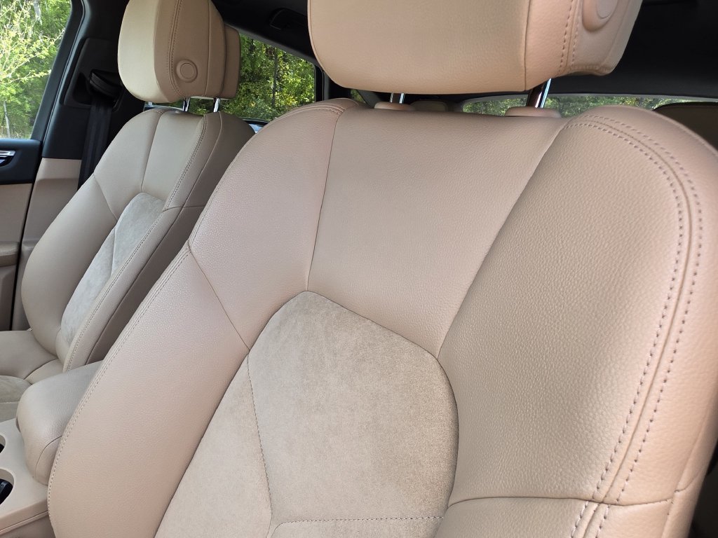 Certified 2021 Porsche Macan AWD/4WD image 24