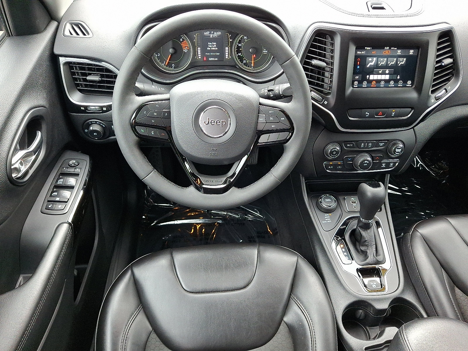 Certified 2021 Jeep Cherokee Latitude Plus AWD/4WD image 11