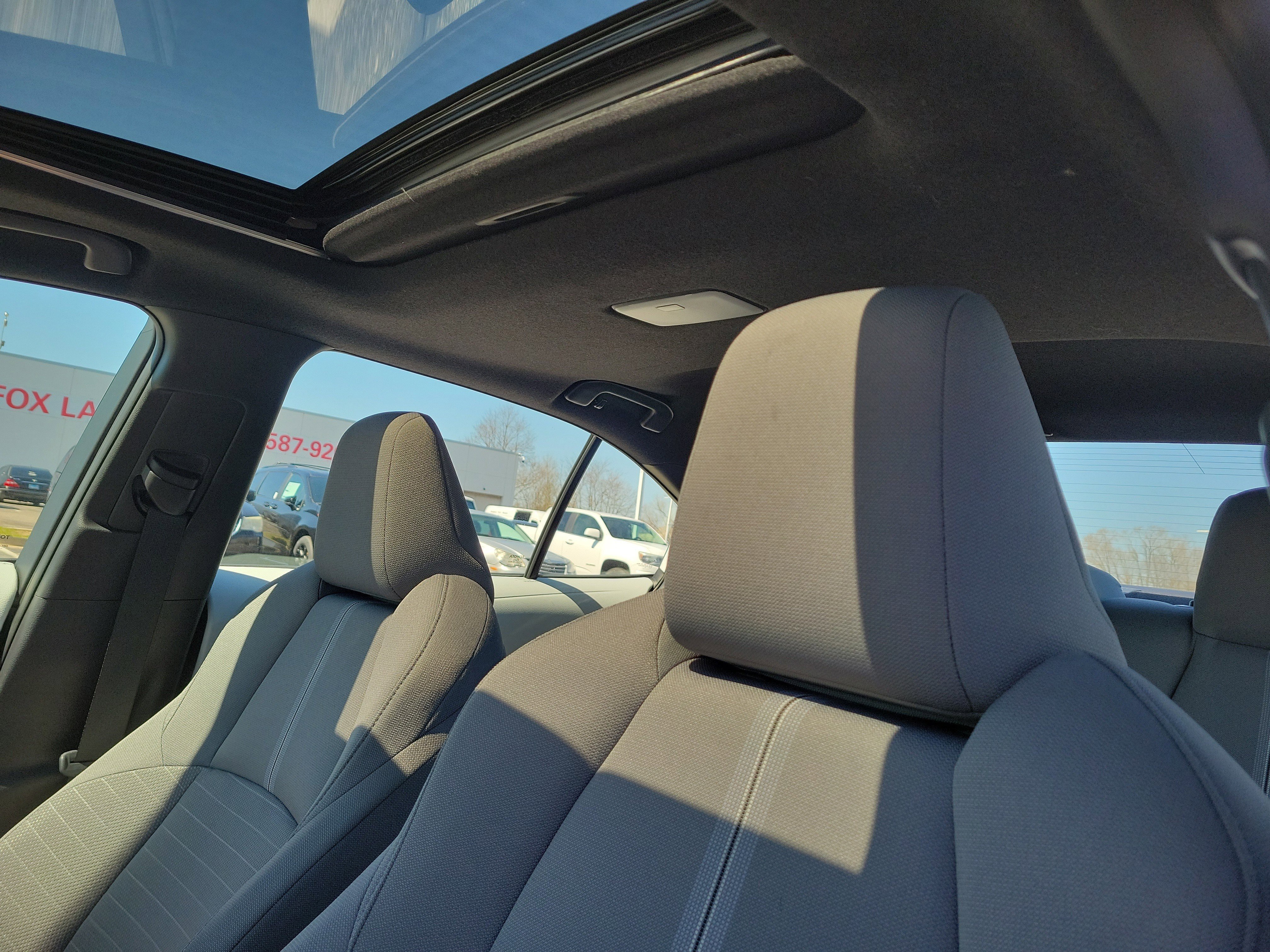 Used 2025 Toyota Corolla SE w/ SE Premium Package image 16