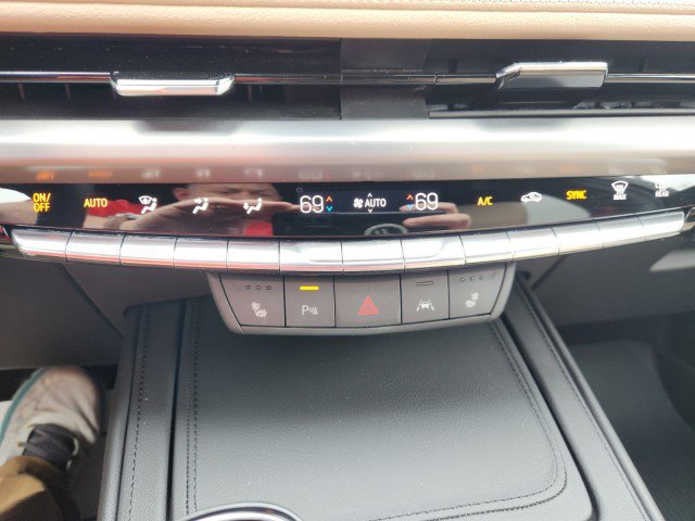 Used 2024 Cadillac XT4 Luxury image 44