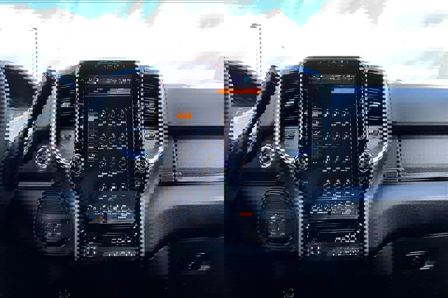 Used 2025 RAM 2500 Big Horn image 33