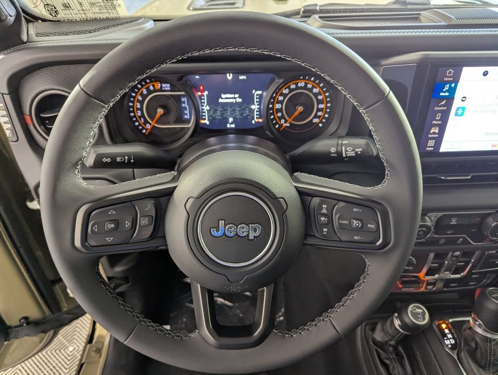 New 2026 Jeep Gladiator Rubicon w/ Safety Group AWD/4WD image 18