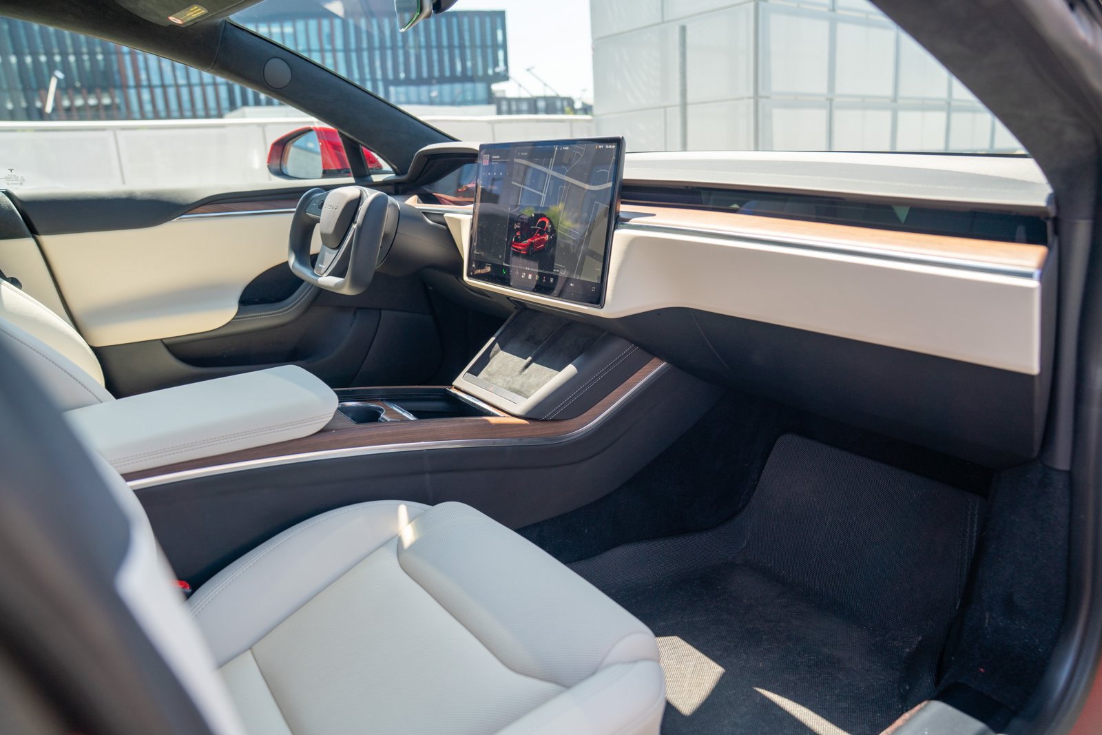 Used 2022 Tesla Model S AWD/4WD image 25
