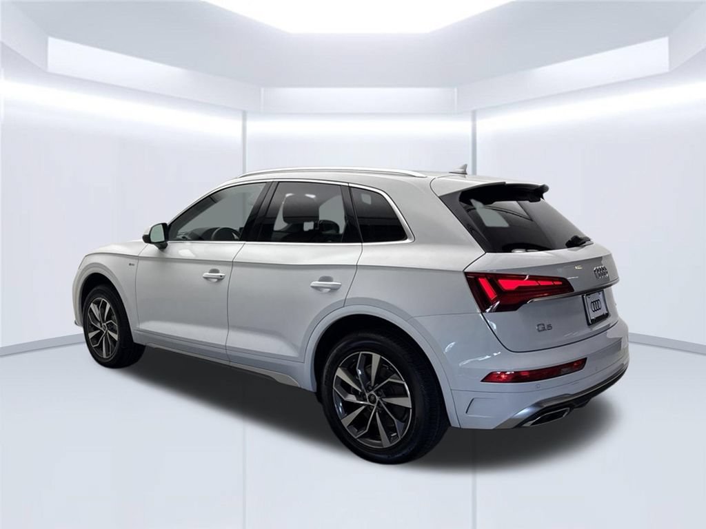 Certified 2023 Audi Q5 2.0T Premium w/ Convenience Package AWD/4WD image 3