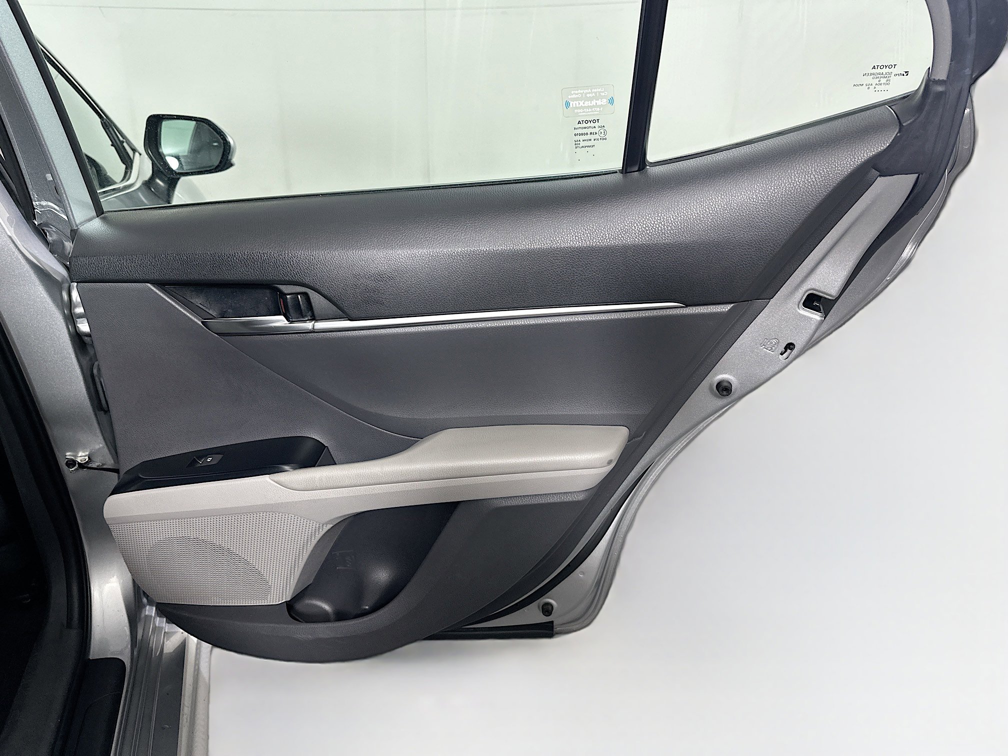 Used 2020 Toyota Camry SE FWD image 28