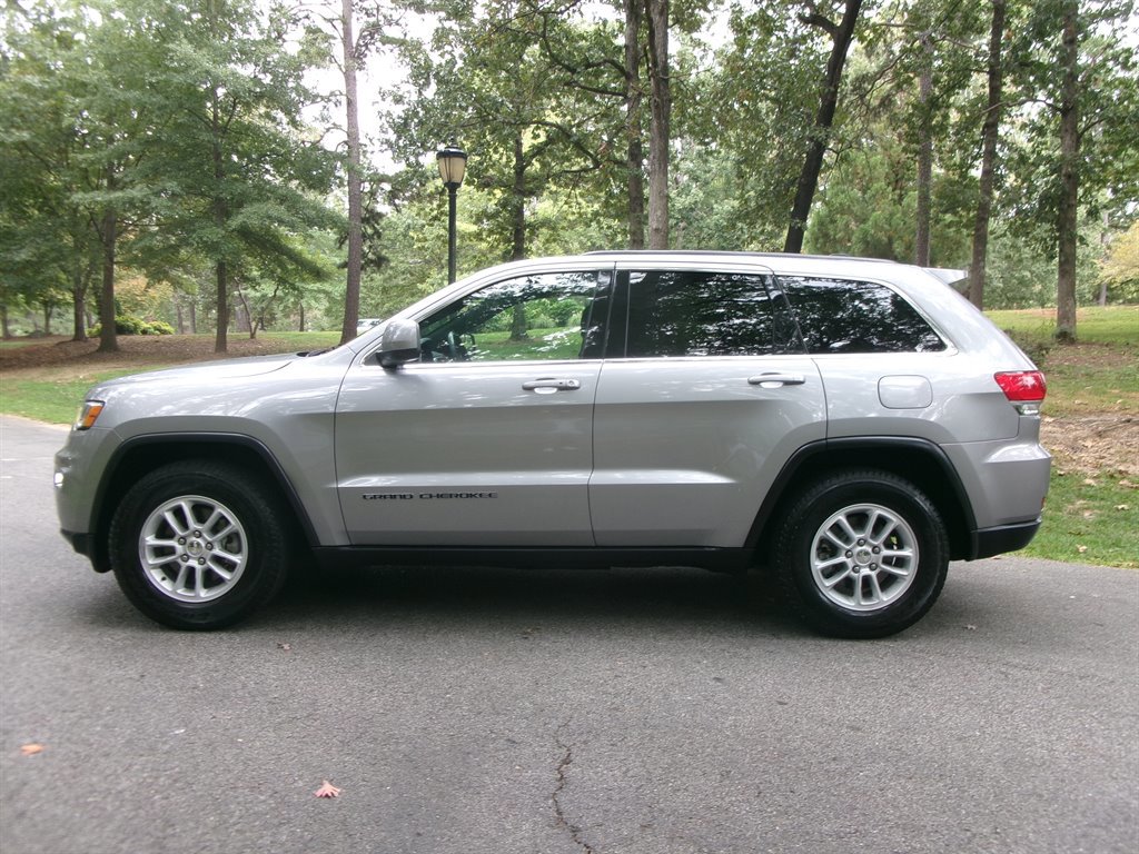 Used 2018 Jeep Grand Cherokee Laredo image 8