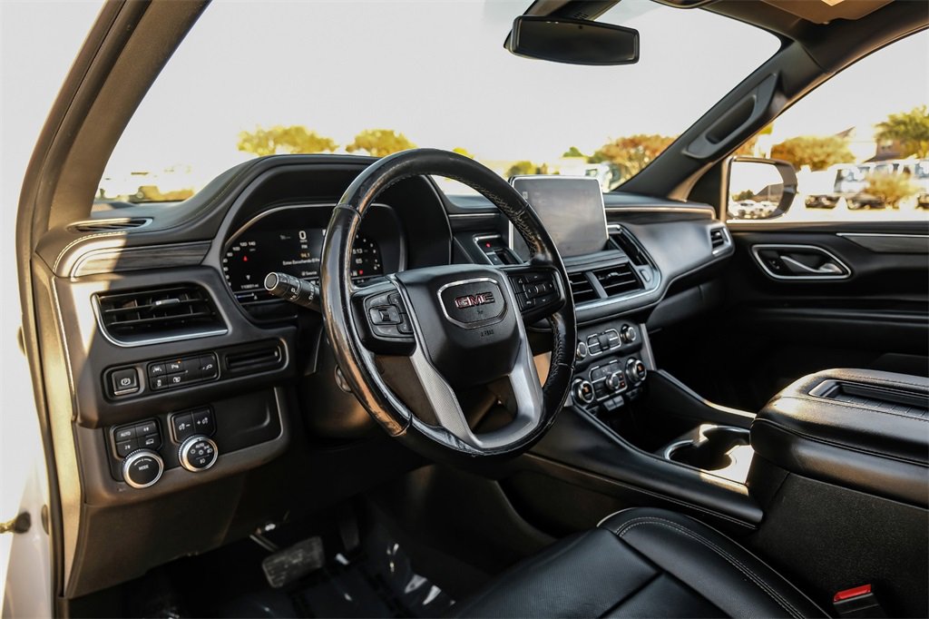 Used 2022 GMC Yukon XL SLT image 2