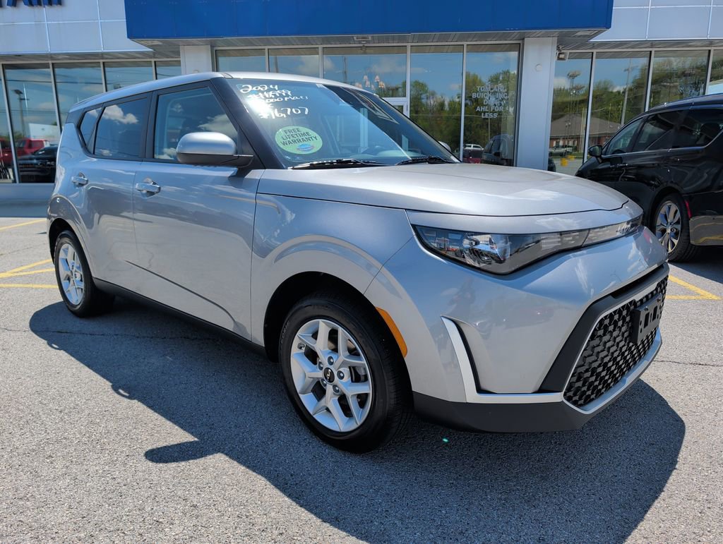 Used 2024 Kia Soul LX w/ Option Group 015