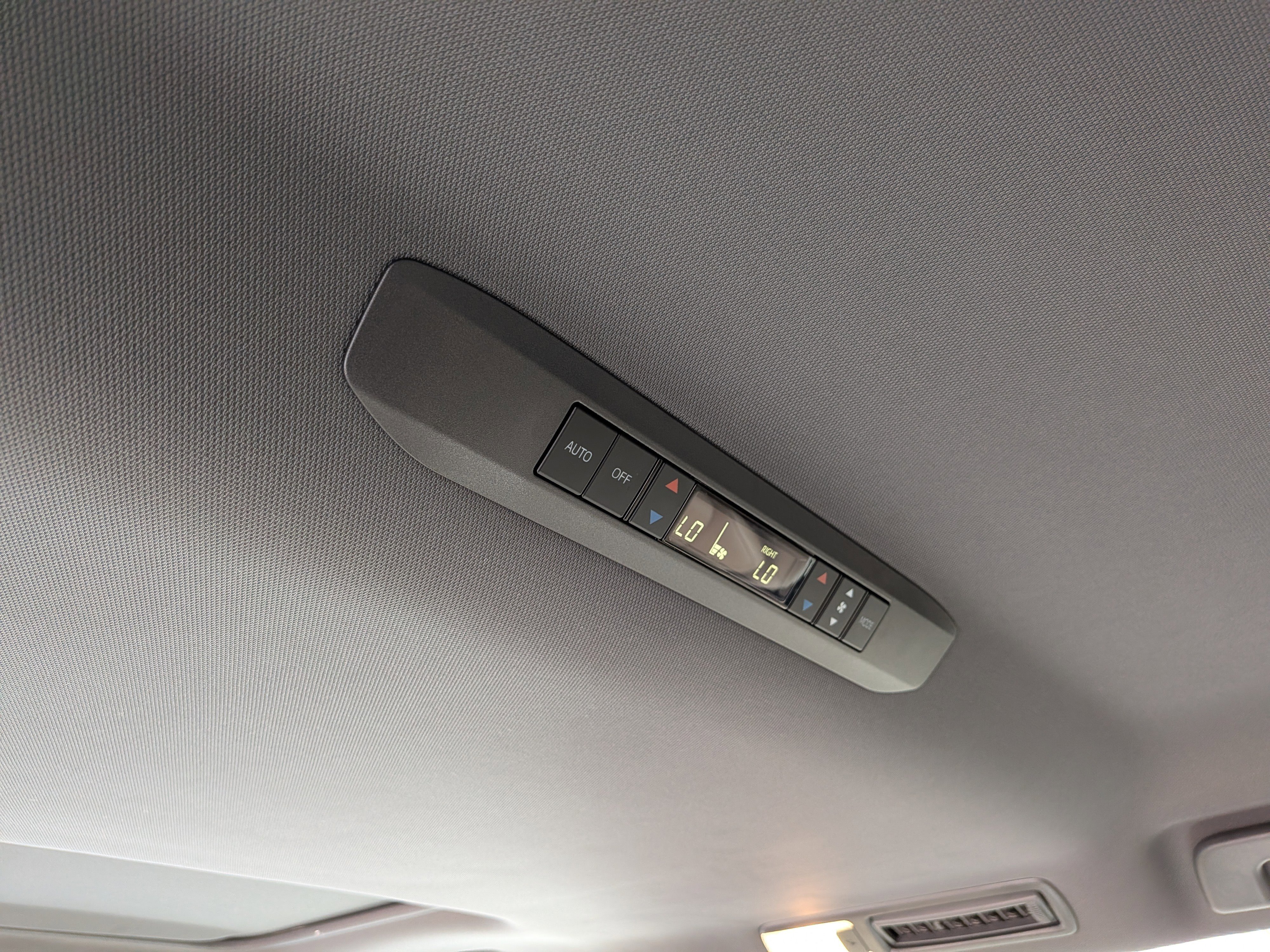 Certified 2024 Toyota Sienna XLE image 21