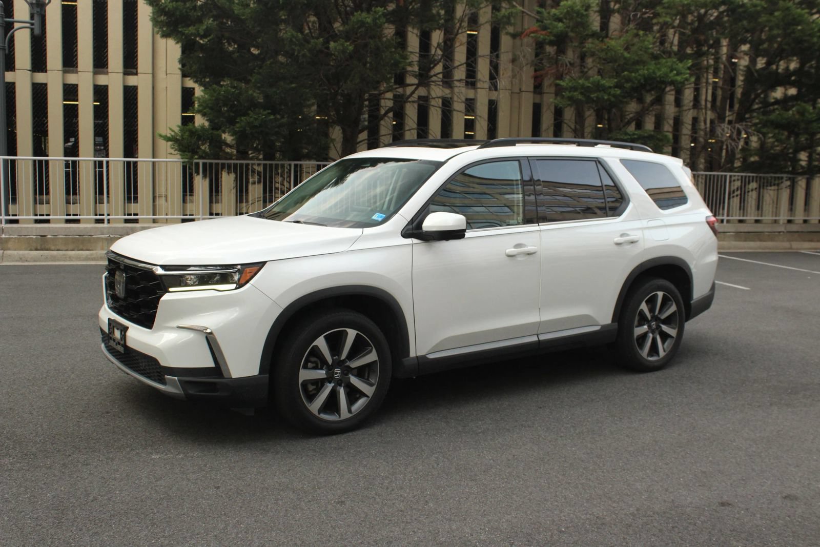 Used 2023 Honda Pilot Elite image 12