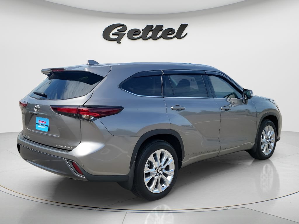 Certified 2026 Toyota Highlander Limited AWD/4WD image 5