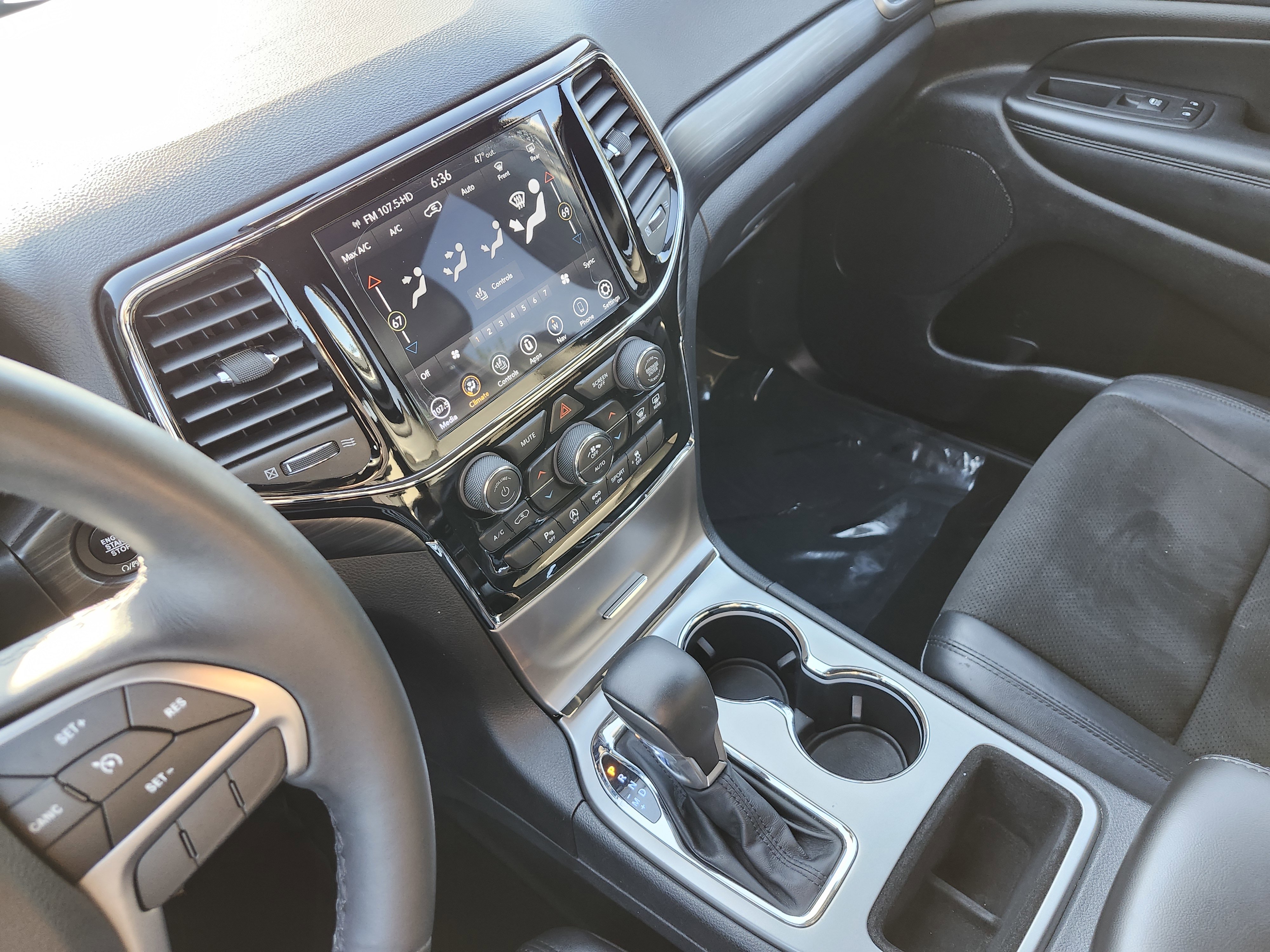 Used 2019 Jeep Grand Cherokee Altitude AWD/4WD image 31