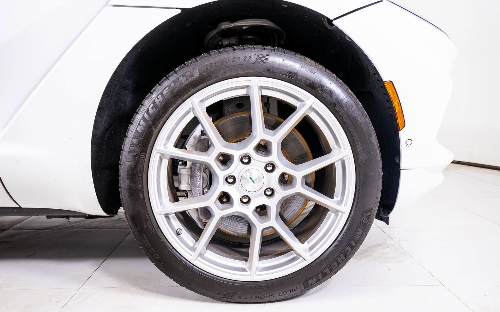 Used 2022 Aston Martin DBX image 10