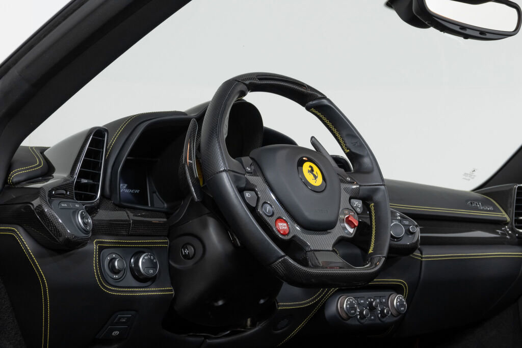 Used 2015 Ferrari 458 Spider RWD image 5