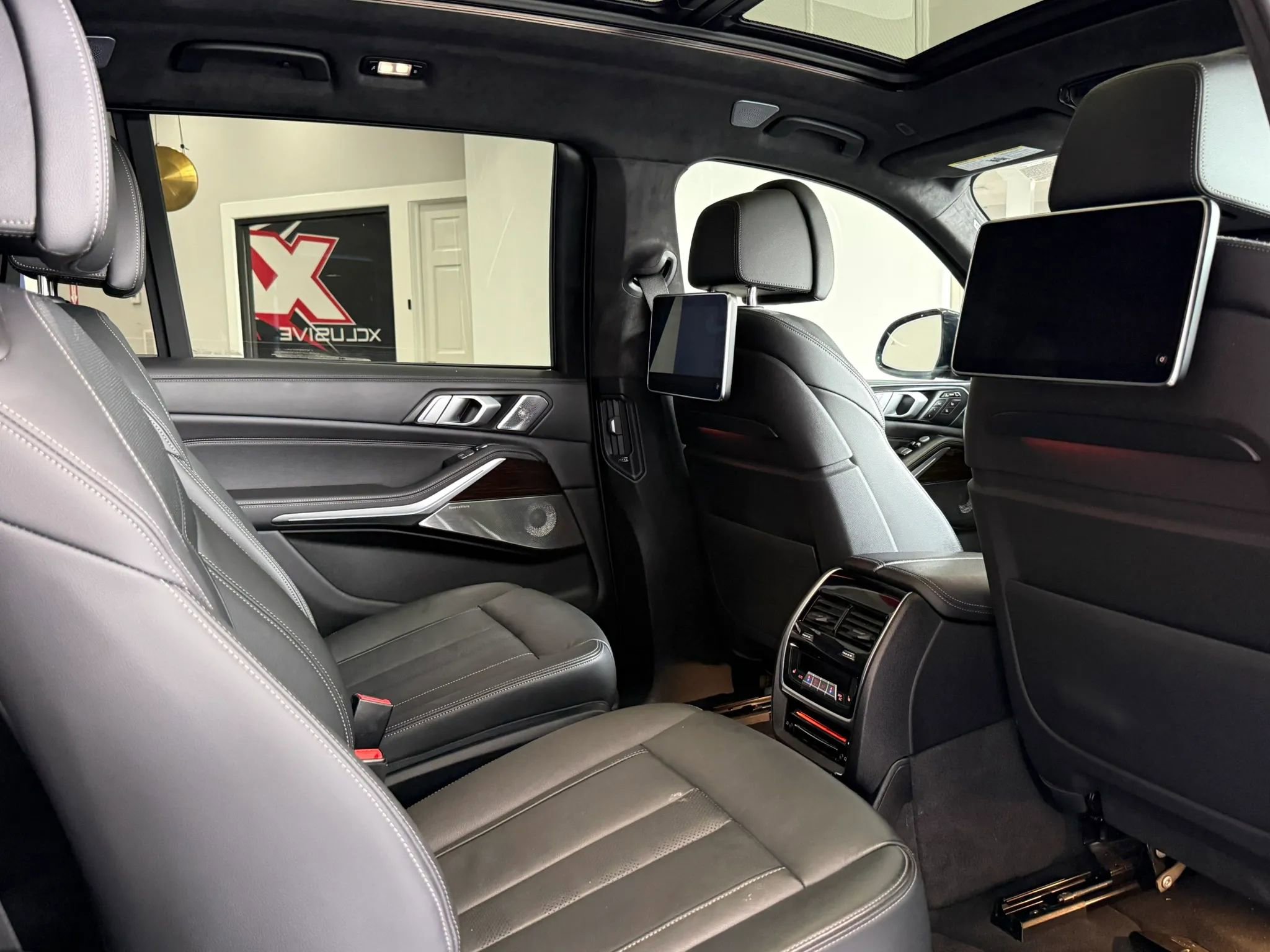 Used 2019 BMW X7 xDrive50i w/ Dynamic Handling Package image 30