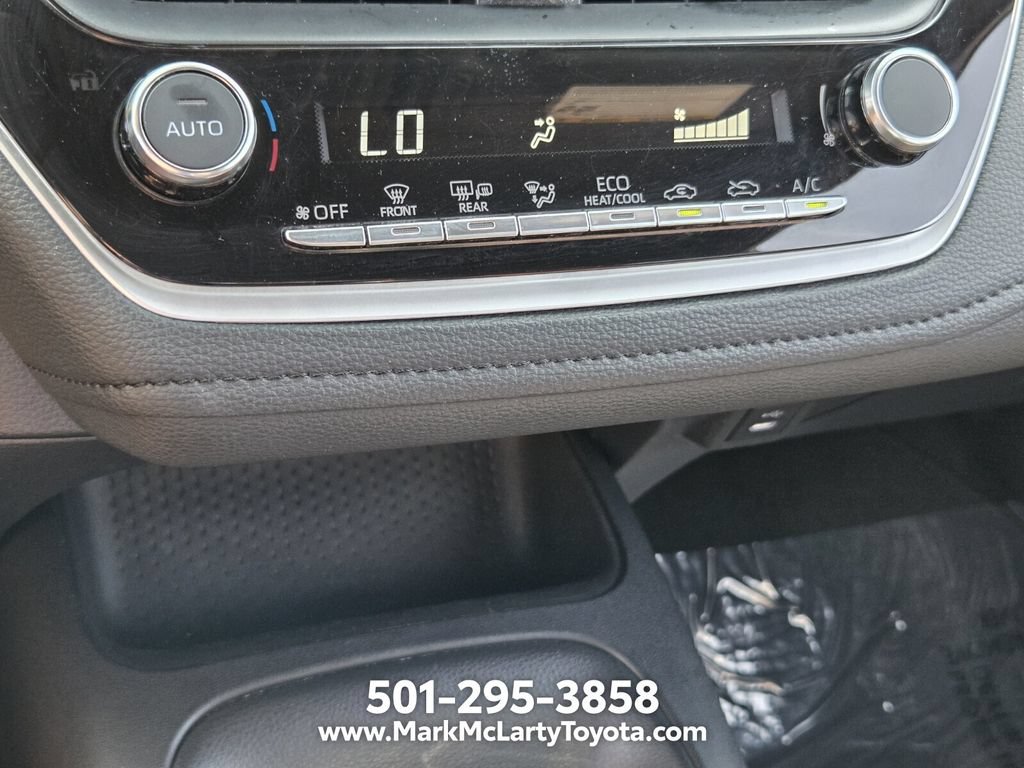 Used 2025 Toyota Corolla SE FWD image 19