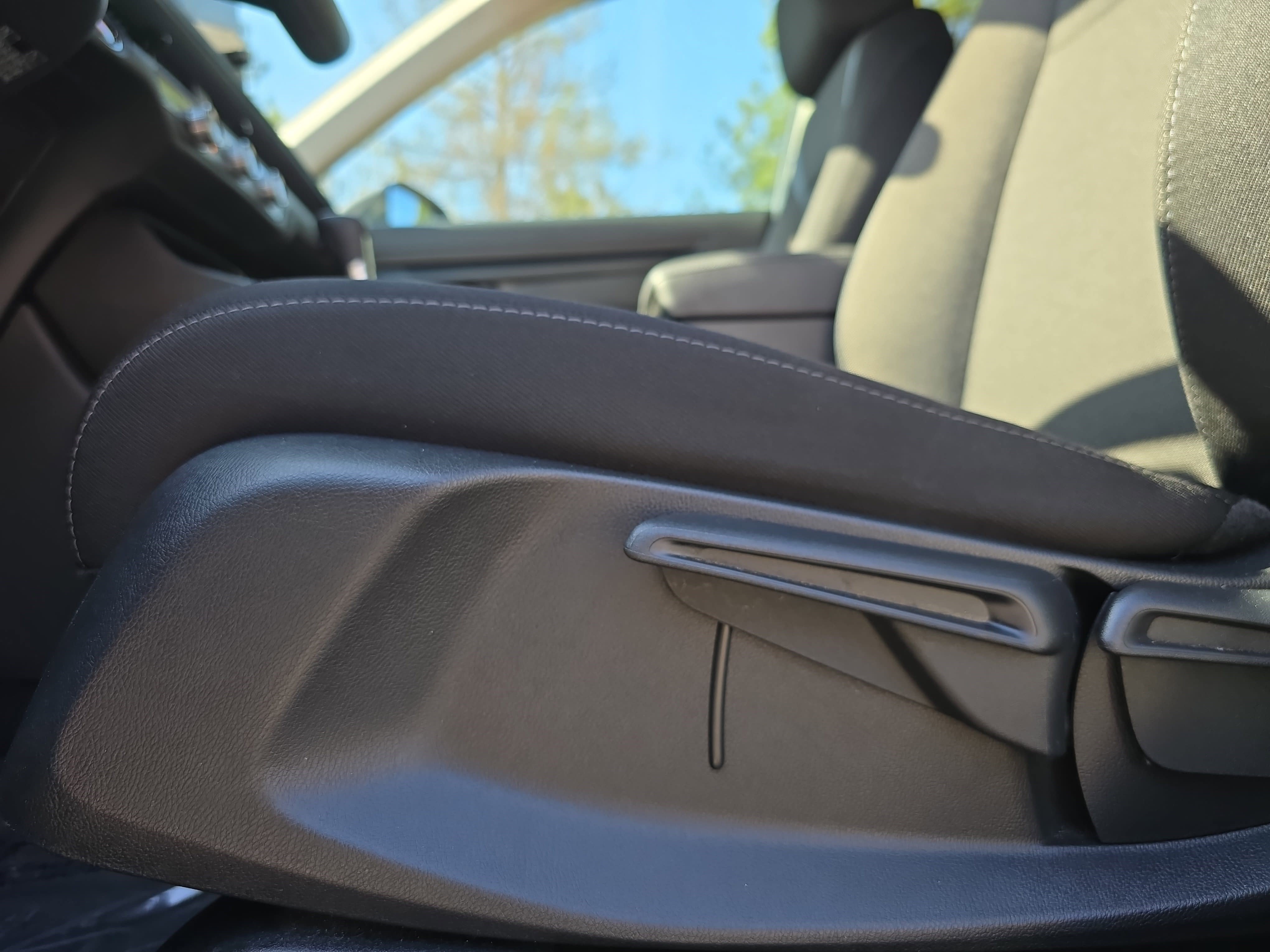 Used 2025 Honda CR-V LX image 29