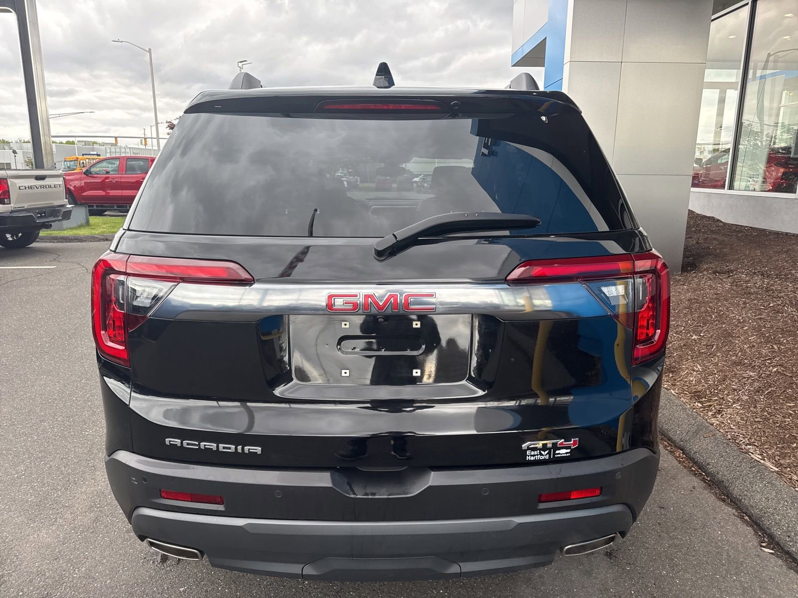 Used 2023 GMC Acadia AT4 w/ Technology Package AWD/4WD image 7