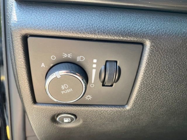Used 2021 Jeep Grand Cherokee Laredo X AWD/4WD image 16