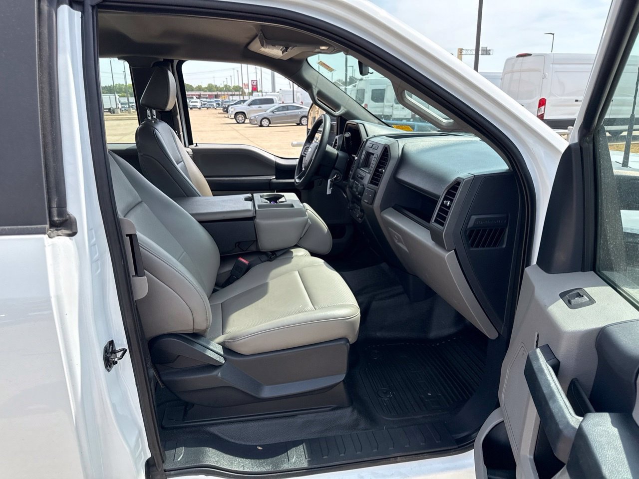 Used 2022 Ford F250 XL w/ Power Equipment Group RWD image 13