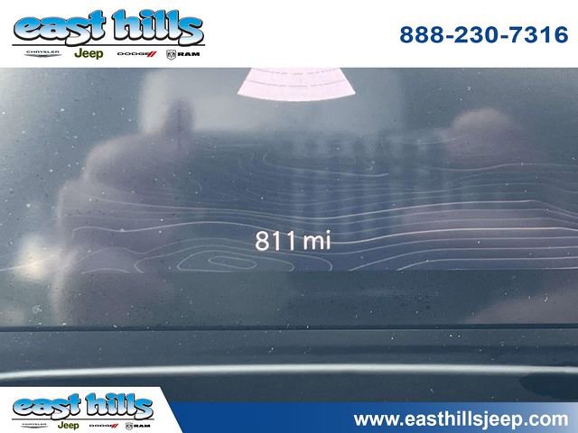 Used 2025 Jeep Grand Cherokee Altitude AWD/4WD image 38