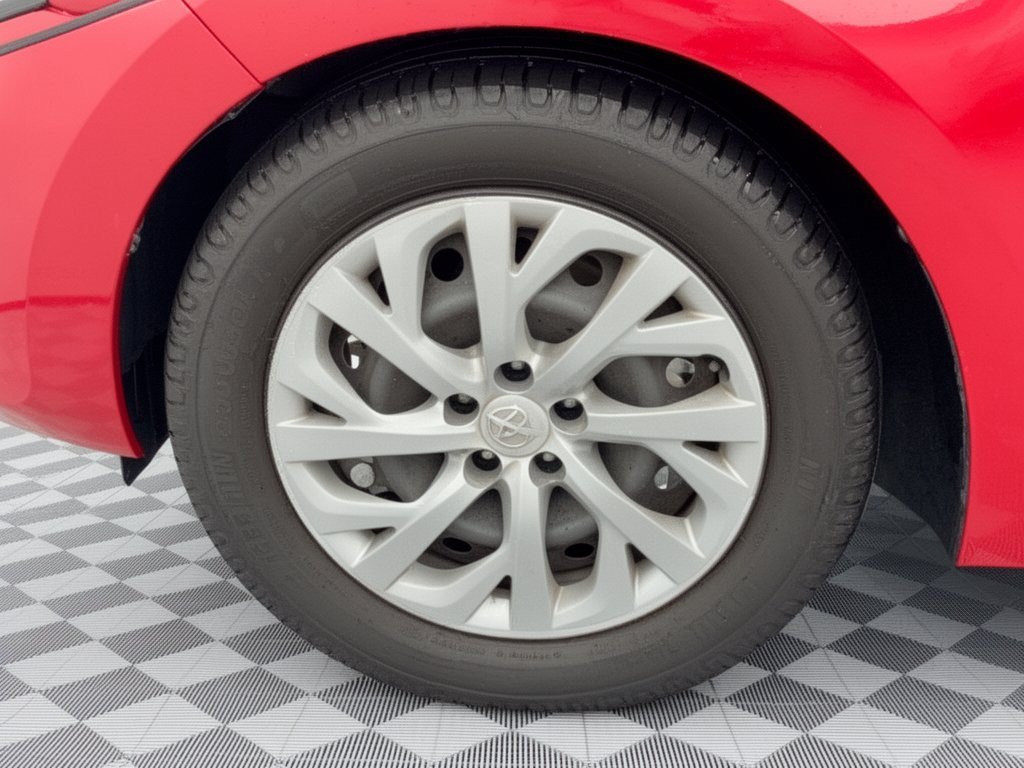 Used 2019 Toyota Corolla LE FWD image 13