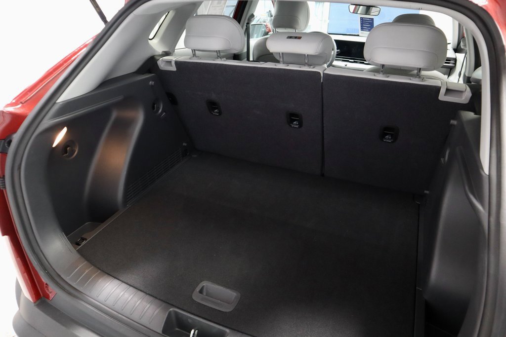 Certified 2025 Hyundai Kona SEL image 12