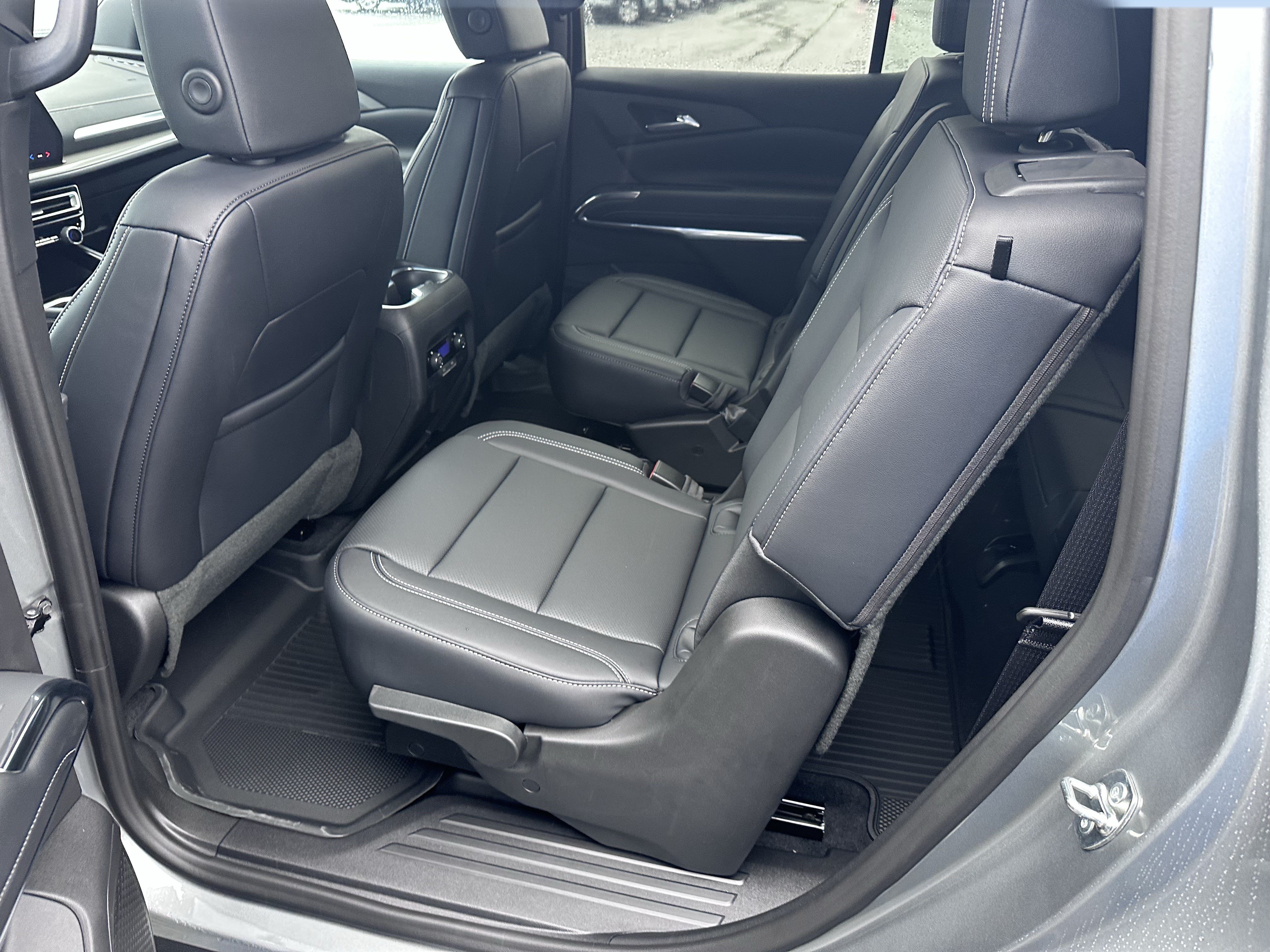 New 2027 Chevrolet Traverse LT w/ Driver Confidence Package AWD/4WD image 6